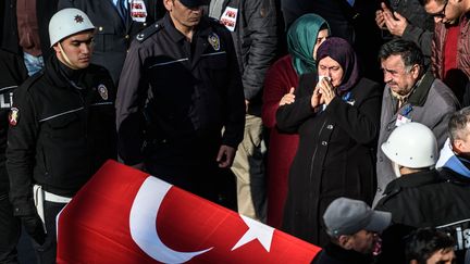 Siège de la police à Istanbul, le 11 décembre 2016. (OZAN KOSE / AFP)