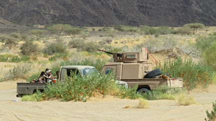 Des&nbsp;combattants loyalistes, soutenant le gouvernement, face à des rebelles Houthis dans la province de Marib, dans le nord du Yémen, le 30 octobre 2021.&nbsp; (AFP)