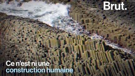 Ce n'est ni une construction humaine ni une île extraterrestre...  À l'ouest de l'Écosse, une île inhabitée fascine depuis de nombreux siècles et continue de fasciner aujourd'hui.