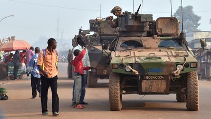 Une patrouille française de l'opération Sangaris, à Bangui, en Centrafrique, en février 2016. (ISSOUF SANOGO / AFP)