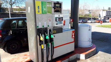 Les prix des carburants ne vont pas baisser pour les départs en vacances.&nbsp; &nbsp; (NATHALIE COL / FRANCE-BLEU LIMOUSIN / RADIO FRANCE)