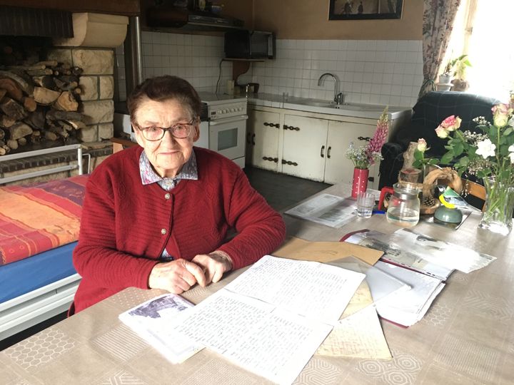 Jacqueline Thérin, le 23 mai 2019 à Cahagnes (Calvados). Elle avait 17 ans en 1944.&nbsp; (SIMON GOURMELLET)