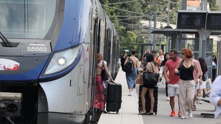 225 000 Pass rail ont été vendus à la mi-août par la SNCF. (PATRICE LAPOIRIE / MAXPPP)