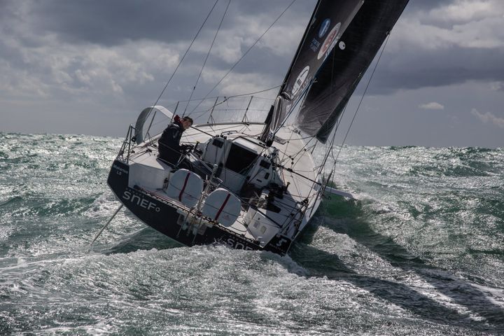 Xavier Macaire en mer (© VINCENT OLIVAUD)