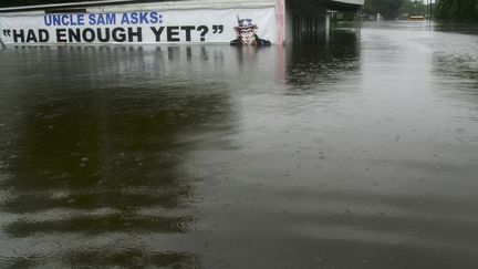 La Highway 129 &agrave; Live Oak (Floride) sous les eaux apr&egrave;s le passage de la temp&ecirc;te Debby, le 26 juin 2012. (PHILIP SEARS / REUTERS)