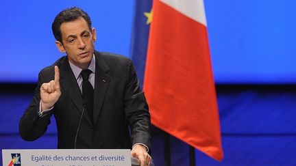 Le président Nicolas Sarkozy,&nbsp;le sixième président de la Ve République, élu au suffrage universel,&nbsp;le 17 décembre 2008 à l'Ecole Polytechnique à Palaiseau dans un discours sur l'égalité des chances et la diversité.&nbsp; (CHRISTIAN LIEWIG - CORBIS / CORBIS HISTORICAL / GETTY IMAGES)