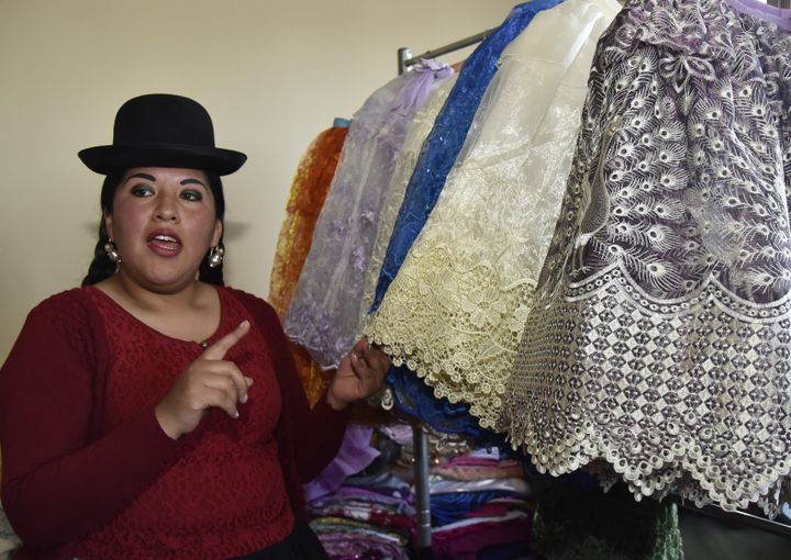 La créatrice de cholitas Eliana Paco, à La Paz, octobre 2016
 (AIZAR RALDES / AFP)