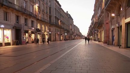 Covid-19 : l’histoire secrète derrière le scénario d'un troisième confinement (FRANCE 2)