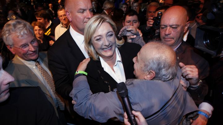 Marine Le Pen, pr&eacute;sidente du Front national, le soir du premier tour de la pr&eacute;sidentielle, le 22 avril 2012 &agrave; Paris. (FRANCOIS GUILLOT / AFP)