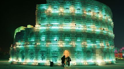 D'incroyable ch&acirc;teaux de glace y c&ocirc;toient des monuments (comme ici le Colis&eacute;e en 2010) ou hommes c&eacute;l&egrave;bres. (ALY SONG / REUTERS)