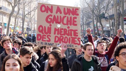 Loi Travail : 69 000 lycéens et étudiants en colère dans la rue