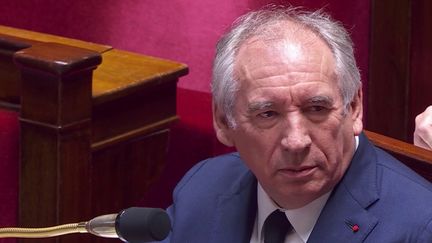 Le gouvernement de François Bayrou est déjà menacé de censure (France info)