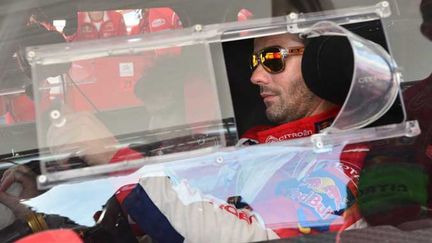 Sébastien Loeb en train de batailler sur les routes glissantes du rallye de l'Acropole