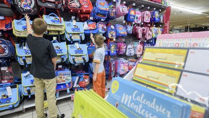 Consommation : les enseignes multiplient les offres de fournitures scolaires