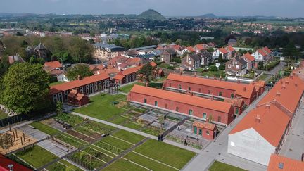 Vue aérienne de la Cité des électriciens dans le Nord-Pas-de-Calais.&nbsp; (DENIS CHARLET / AFP)