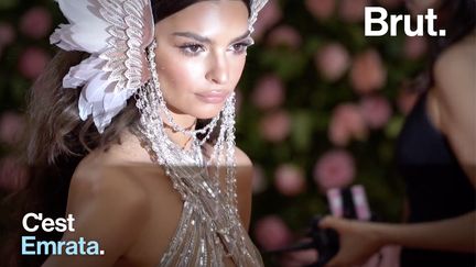 Son essai sur la façon dont certains s'approprient son corps a fait sensation. Mannequin, autrice, féministe engagée… C'est Emily Ratajkowski.