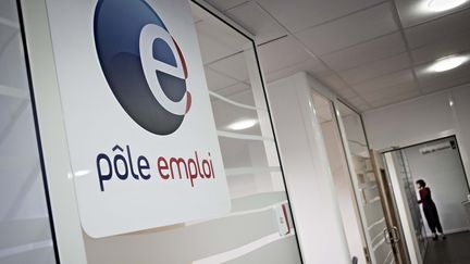 Une agence P&ocirc;le emploi &agrave; Rambouillet (Yvelines), le 1er mars 2013. (MARLENE AWAAD / IP3 / MAXPPP)