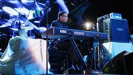 Herbie Hancock en concert à Miami (Floride), en mars 2017. (MYCHAL WATTS / GETTY IMAGES / AFP)