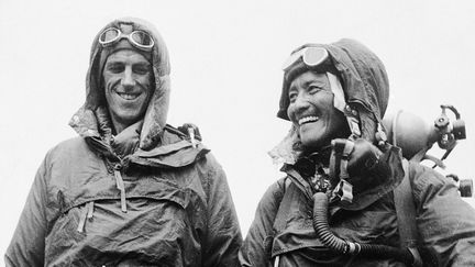 Edmund Hillary et Tensing Norgay de retour de leur expédition victorieuse sur l'Everest, le 26 juin 1953 (AP/SIPA / SIPA)