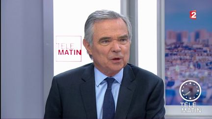 Les 4 Vérités - Bernard Accoyer : "On ne peut pas être à la fois au gouvernement et dans le principal parti d'opposition"