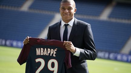 Kylian Mbappé, nouvel attaquant du Paris-Saint-Germain,&nbsp;a été présenté à la presse et aux supporters mercredi. (PHILIP ROCK / ANADOLU AGENCY)