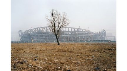 Ai Weiwei a participé à la conception du stade olympique de Pékin pour les JO de 2008, surnommé le &quot;nid d&#039;oiseau&quot;. A l&#039;approche de l&#039;ouverture des jeux, il a pris ses distances avec le projet, reprochant au gouvernement d&#039;utiliser l&#039;évènement à des fins de propagande
 (Ai Weiwei)