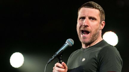 Jason Williamson de Sleaford Mods sur scène à Glasgow en 2017.
 (Chris Lever/Shutterstoc/SIPA)