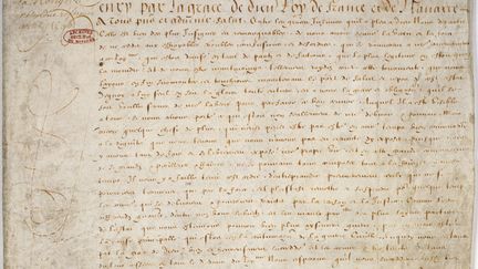 L'edit de Nantes, signé le 30 avril 1598, est exposé au musée de l'Armée, à Paris, dans le cadre de l'exposition "La Haine des clans" jusqu'au 30 juillet. (ARCHIVES NATIONALES)