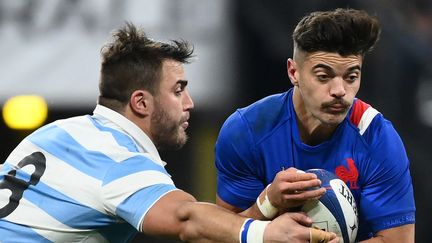 Romain Ntamack titularisé au centre contre l'Argentine, à l'occasion du premier match de la tournée d'automne, le 6 novembre 2021. (FRANCK FIFE / AFP)