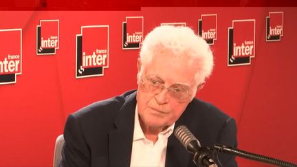 L'ancien Premier ministre socialiste Lionel Jospin au micro de France Inter le jeudi 3 septembre. (RADIO FRANCE)