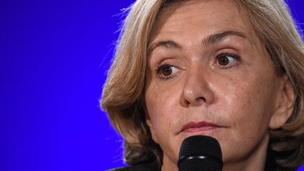 La candidate Les Républicains Valérie Pécresse, lors d'un meeting de campagne, le 21 février 2022. (GUILLAUME SOUVANT / AFP)