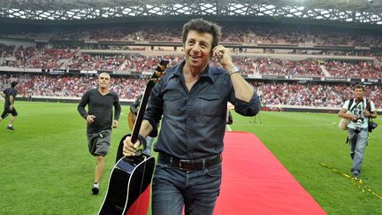 Patrick Bruel quitte la pelouse de l'Allianz Riviera sous les sifflets
 (BEBERT BRUNO/SIPA)