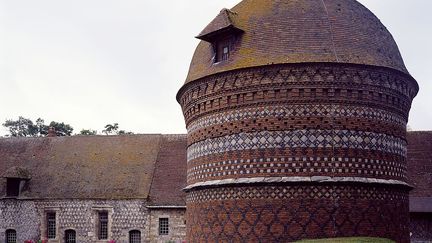 Qui était Jehan Ango ? Visite du magnifique manoir d'Ango et de son beau colombier en Normandie