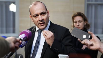 Le secrétaire général de la CFDT, Laurent Berger, s'exprime face à la presse à la sortie d'une rencontre à Matignon sur les retraites, le 3 janvier 2023. (THOMAS SAMSON / AFP)