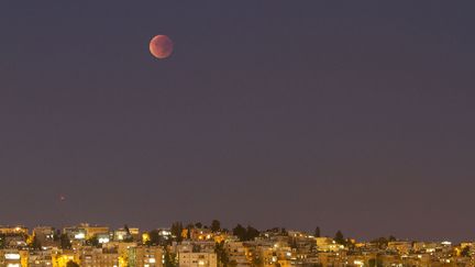 L'éclipse et la Super Lune au-dessus de Jérusalem (Israël) le 28 septembre
 (Omer Messinger/NurPhoto /AFP)