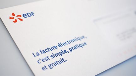 Selon "Le Parisien", le remboursement du trop-per&ccedil;u par ERDF pourrait aller jusqu'&agrave; 250 euros par client. (NATHAN ALLIARD / AFP)