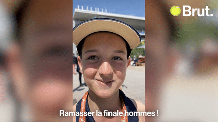 Au départ, ils étaient 4000 à postuler pour être ramasseur de balles au tournoi de tennis français Roland-Garros. Seuls 280 jeunes adultes ont été sélectionnés pour cette expérience, dont Louis, 12 ans.