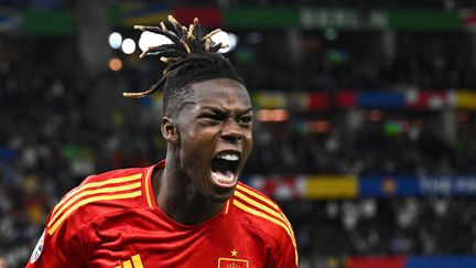 Nico Williams célèbre son but avec l'Espagne en finale de l'Euro 2024 contre l'Angleterre, le 14 juillet, à Berlin. (TOM WELLER / AFP)