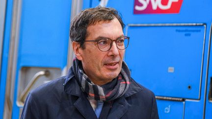 Le PDG de la SNCF, Jean-Pierre Farandou, à Vénissieux (Rhône), le 15 février 2024. (NICOLAS GUYONNET / HANS LUCAS / AFP)