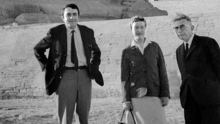 Claude Lanzman, Simone de Beauvoir et Jean-Paul Sartre au pied des pyramides le 4 mars 1967
 (AFP)