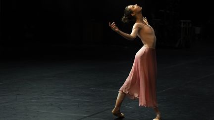 Dans son dernier film, Cédric Klapisch nous raconte le parcours d'Élise Gautier, une danseuse qui se blesse lors d'une représentation et va devoir aller chercher au plus profond d'elle-même, et à travers les rencontres, pour tenter de se reconstruire. (Copyright Emmanuelle Jacobson-Roques – CQMM)