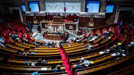 Les députés à l'Assemblée nationale, lors de l'examen du projet de loi d'orientation agricole, le 23 mai 2024. (XOSE BOUZAS / HANS LUCAS / AFP)