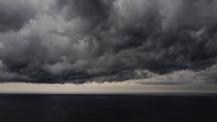 Douze Departements En Alerte Orange Aux Orages De La Grele Dans L Est De La France