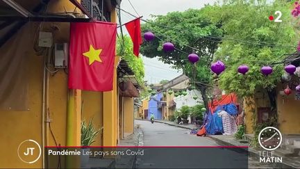 Une rue déserte au Vietnam. (France 2)