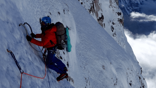 Himalaya, Pakistan, 8051m
Broad Peak One Push

"L'objectif principal de cette expédition fut de battre le record d'ascension du Broad Peak par l'éperon Ouest (la voie normale), en grimpant directement du camp de base jusqu'au sommet à 8051m. Tout cela sans dormir dans des camps intermédiaires", explique Benjamin Védrines. (BENJAMIN VEDRINES)