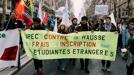 Manifestation conte la hausse des frais d'inscription à l'université des étudiants étrangers non-européens, le 12 mars 2019, à Paris. (BENOIT DURAND / HANS LUCAS / AFP)