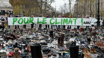 COP21 : une longue chaine humaine s'est formée