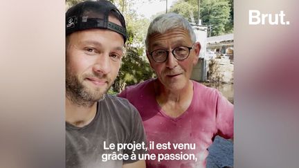 Antoine et son père Serge construisent une centrale hydroélectrique en Normandie. À terme, elle devrait pouvoir alimenter 500 foyers. Brut est allé à leur rencontre.