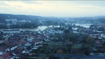 Dans le Pas-de-Calais, les urgences sont multiples depuis le début des inondations. Un élan de solidarité s'est formé dans le département pour venir en aide aux sinistrés.