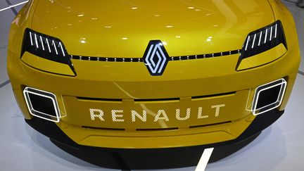 La R5 de Renault bientôt de retour en tout électrique a été présentée le 7 septembre 2021 à Munich. (CHRISTOF STACHE / AFP)